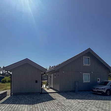 4 Bedroom Lovely In Faervik * Gjerstad (Aust-Agder, Arendal)