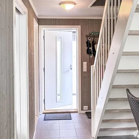 4 Bedroom Lovely In Дом отдыха